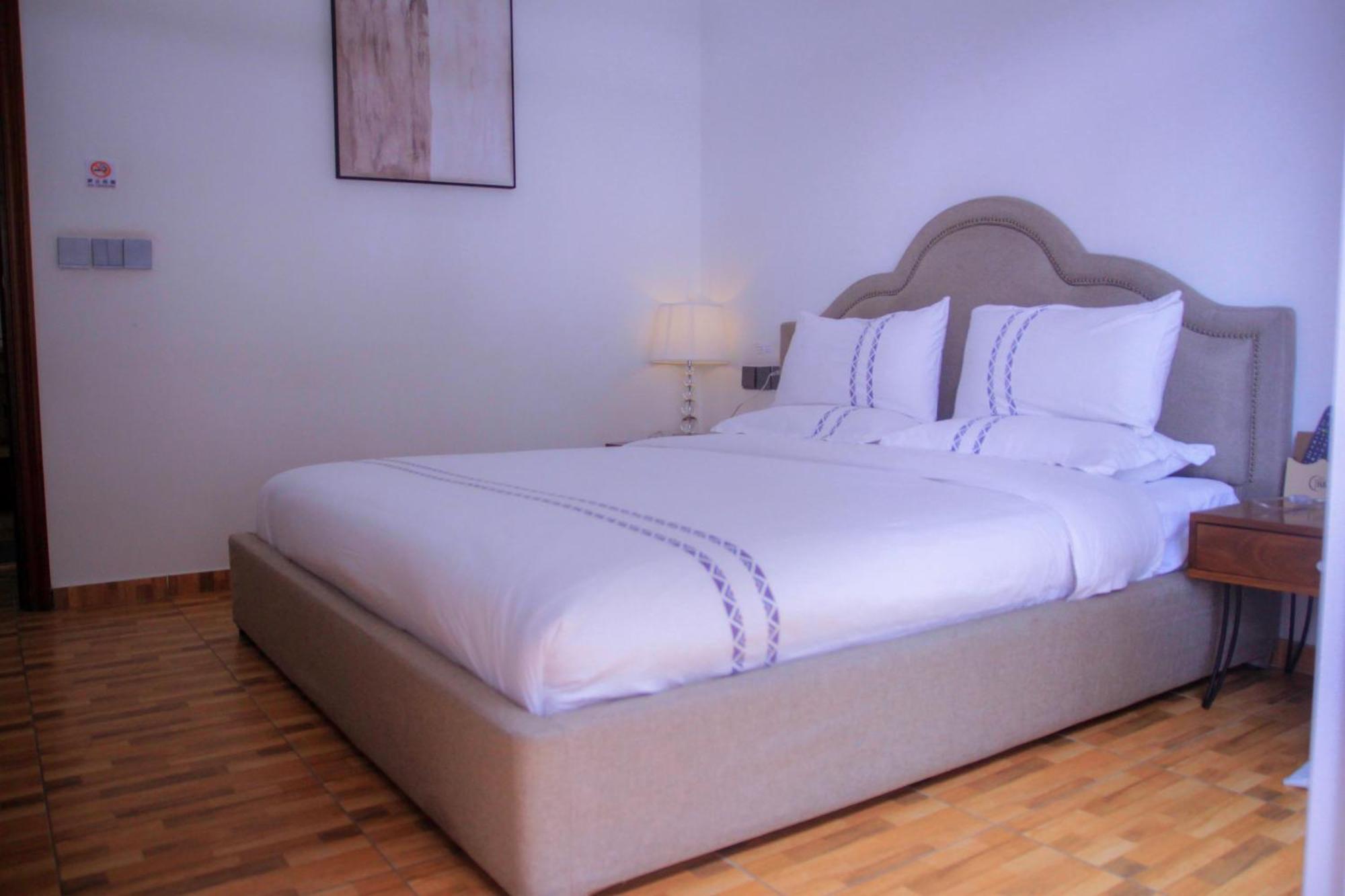 H&H Hotel 킨샤사 외부 사진