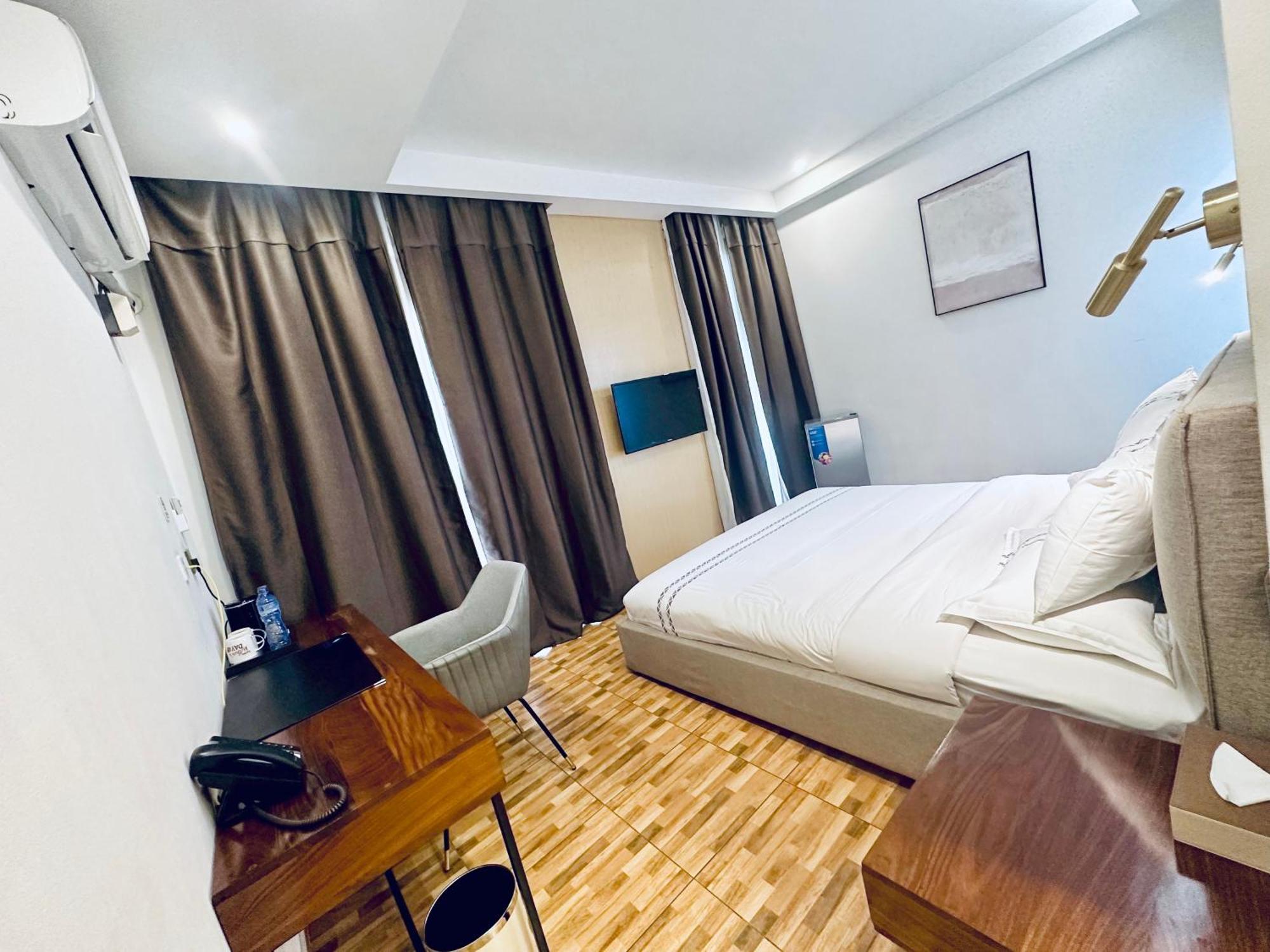 H&H Hotel 킨샤사 외부 사진