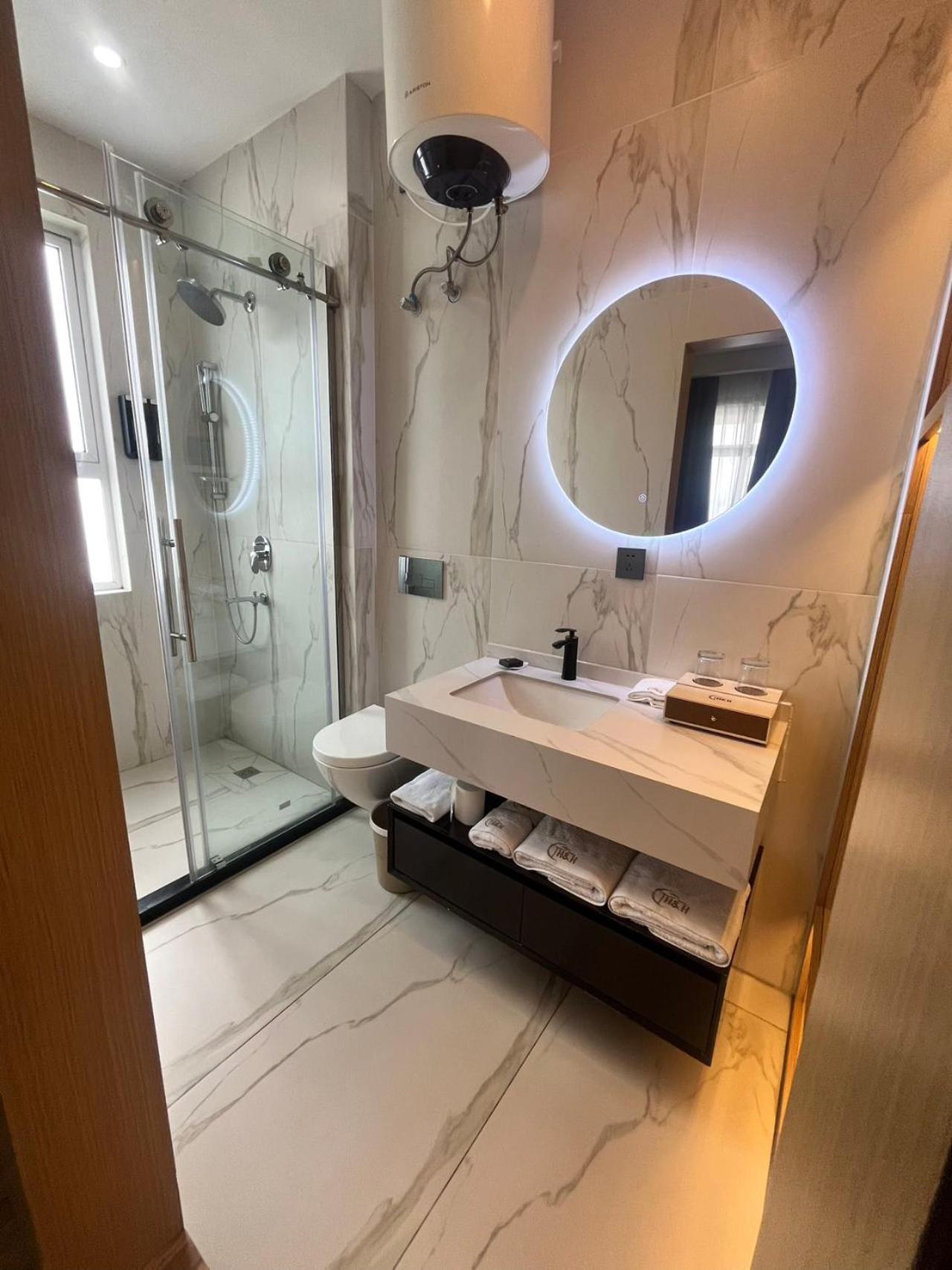 H&H Hotel 킨샤사 외부 사진