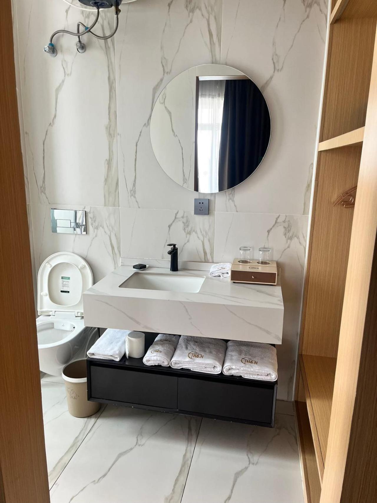 H&H Hotel 킨샤사 외부 사진